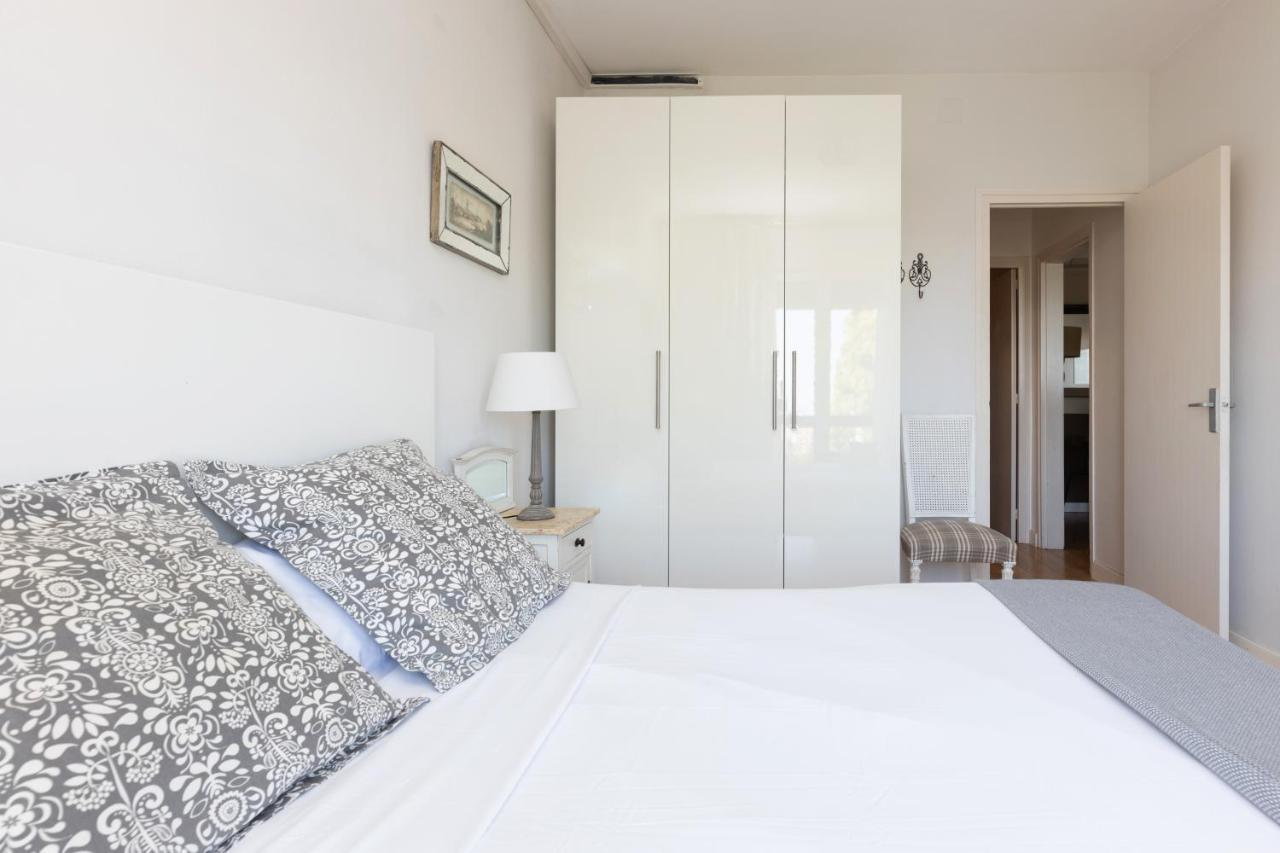 Lodging Apartments Guell Gaudi บาร์เซโลนา ภายนอก รูปภาพ